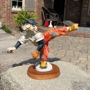 VINTAGE~ALABASTRINE BASEBALL CLOWN~PITCHER~#18~WOODEN BASE~UNMARKED~RARE~G13